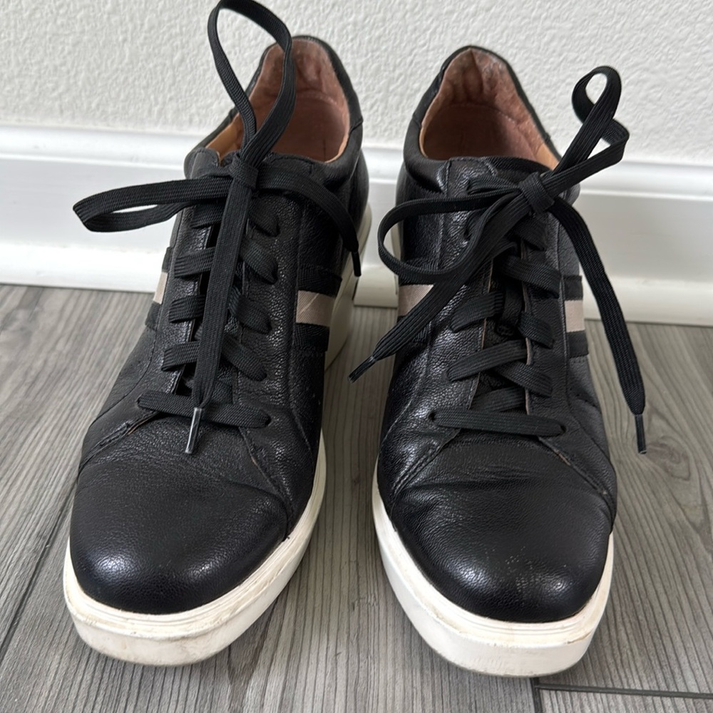 Linea Paolo Kandis Wedge Sneaker